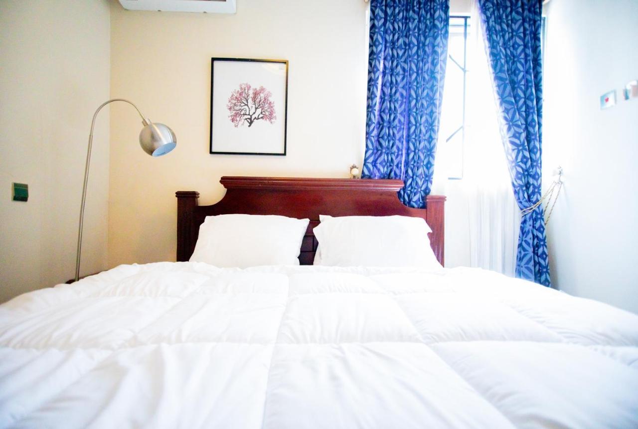 Aduk Guest House Airport City Аккра Екстер'єр фото